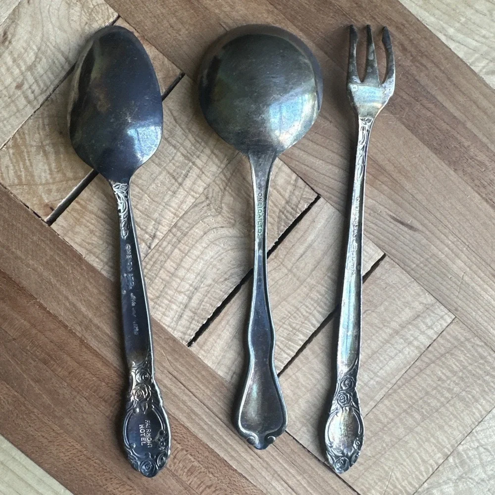 Vintage Fairmont Hotel Oneida Ltd Silversmiths‎ Spoons and Pickle Fork 5.5-6 in
